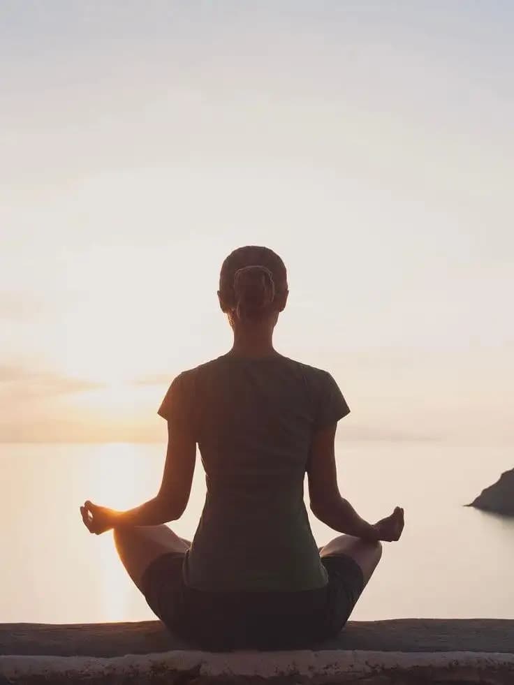 7 Manfaat Meditasi untuk Kesehatan Mental dan Fisik