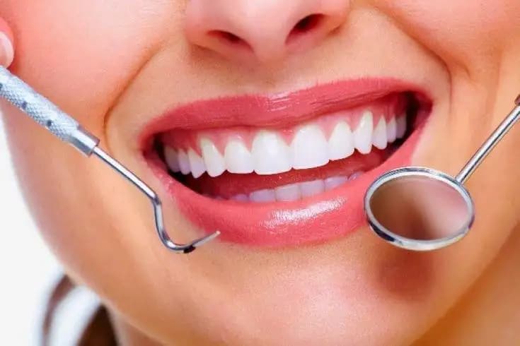5 Kebiasaan Buruk yang Bisa Merusak Kesehatan Gigi Beserta Cara Mengatasinya