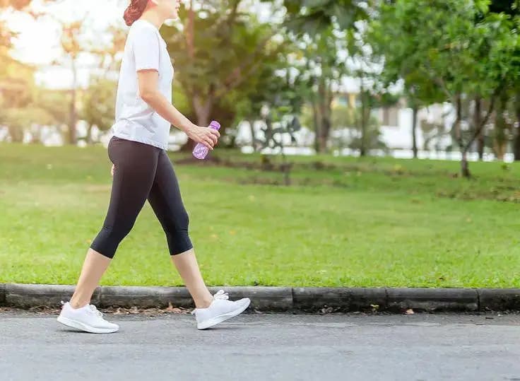 8 Manfaat Berjalan Kaki Setiap Hari untuk Kesehatan