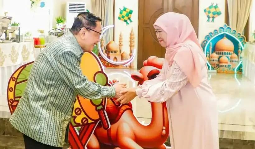 Khofifah Titip Pesan ke Alim Markus: Jangan Ada PHK di Jawa Timur