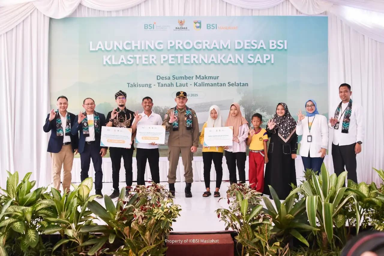 Tingkatkan Ekonomi Mustahik, BSI Maslahat Meresmikan Program Desa BSI Klaster  Peternakan Sapi Potong di Kabupaten Tanah Laut 