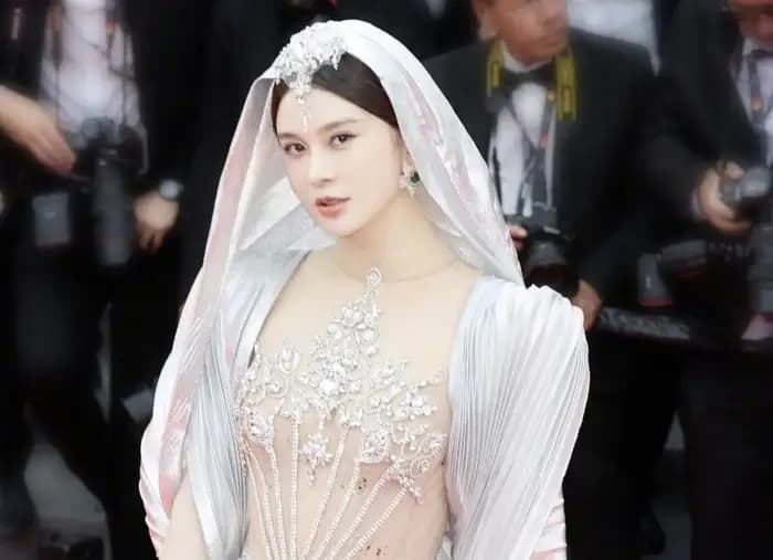 Aktris Zhao Yingzi Diusir dari Karpet Merah Cannes karena Langgar Aturan Berpakaian