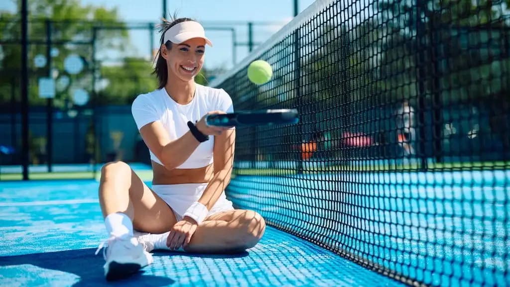 Nyaman dan Stylish! Ini Tips Pilih Outfit Latihan Padel yang Tepat