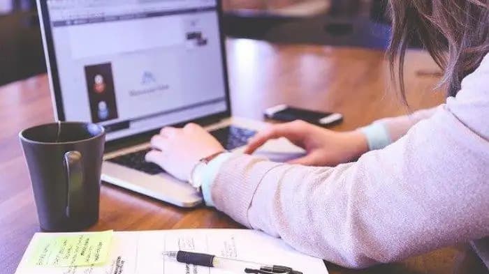 Kemenaker Gercep Larang Perusahaan Tahan Ijazah, Sanksi Siap Ditegakkan