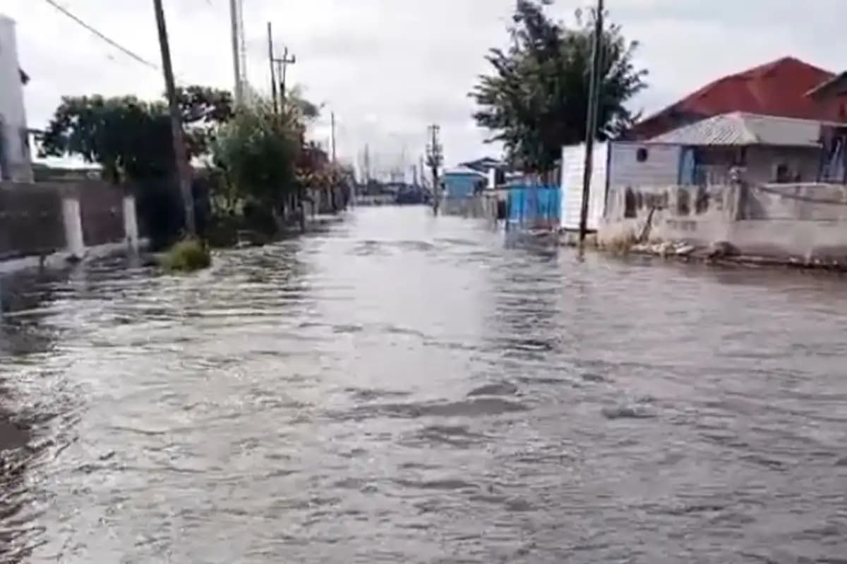 Tembok Pagar Pelabuhan Tanjung Emas Jebol, Baru Dibangun 5 Tahun, Diduga Keropos