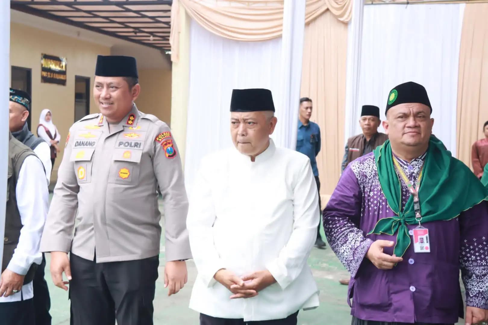 Bupati Malang Lepas Keberangkatan Jamaah Haji Kabupaten Malang Kloter 82 Tahun 1446 H/2025 M