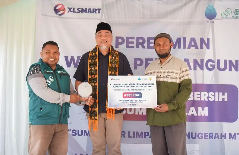Karyawan XLSMART Bangun Sarana Air Bersih di NTT dan Masjid di Jawa Barat