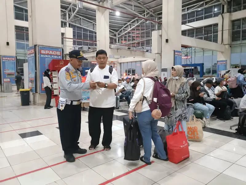 Libur Panjang, Penumpang Bus AKAP di Terminal Pulo Gebang Naik Dua Kali Lipat