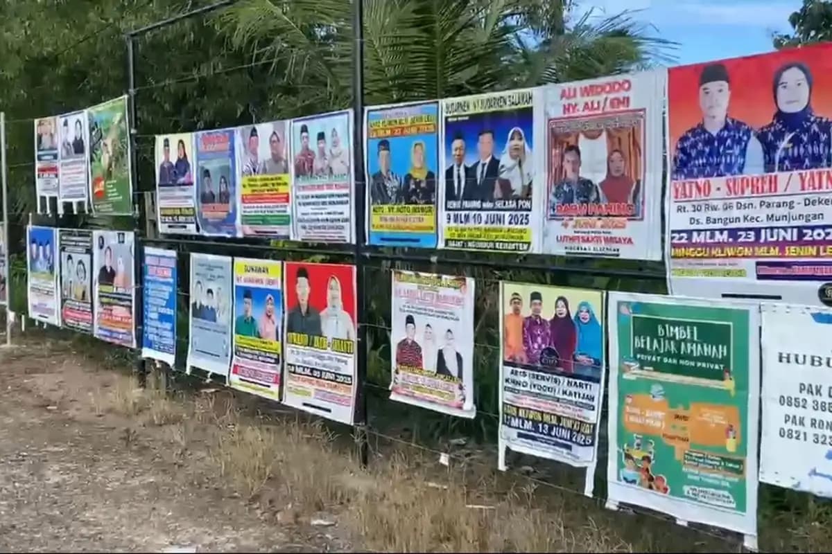 Tren Unik di Trenggalek: Undangan Pernikahan Berbentuk Banner Mirip Baliho Caleg Kian Populer