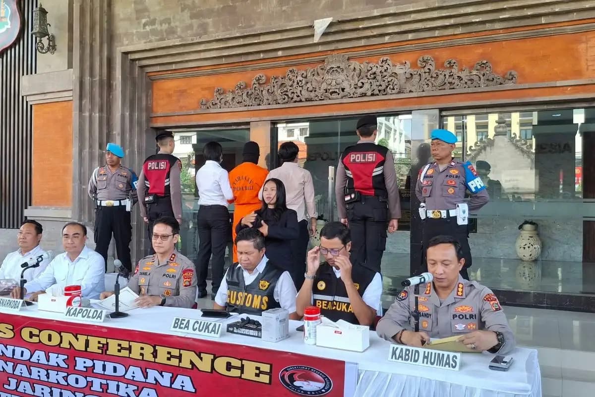 Bea Cukai dan Polda Bali Gagalkan Penyelundupan 1,7 Kg Kokain Lewat Pos Internasional