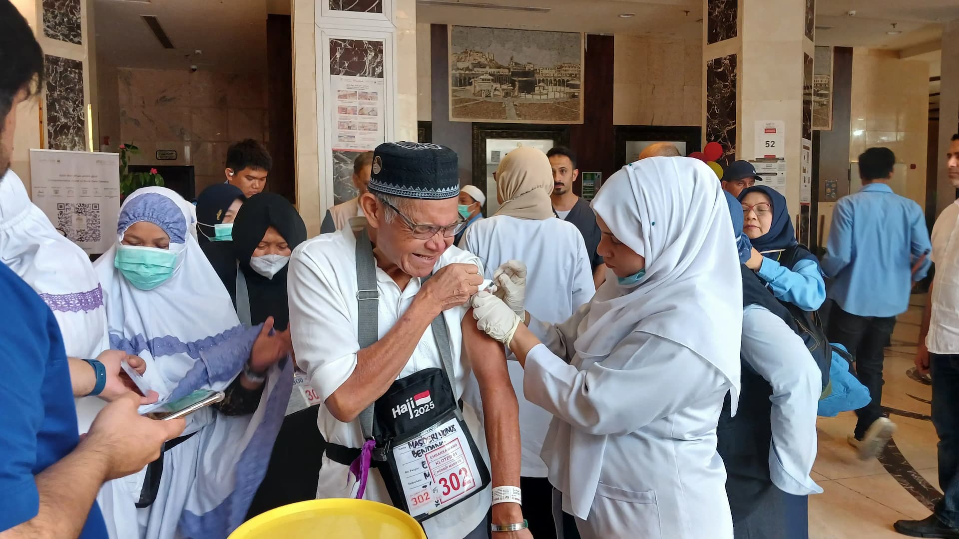 Menjelang Puncak Haji, Jemaah Jalani Vaksinasi Influenza untuk Cegah ISPA