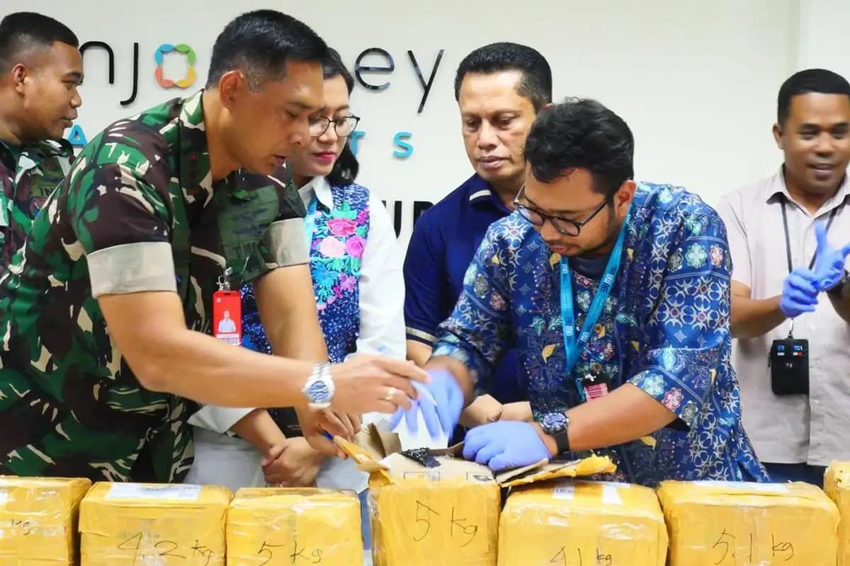 Pengiriman Ilegal 33,5 Kg Merkuri Cair dari Ambon ke Bogor Digagalkan Petugas Bandara