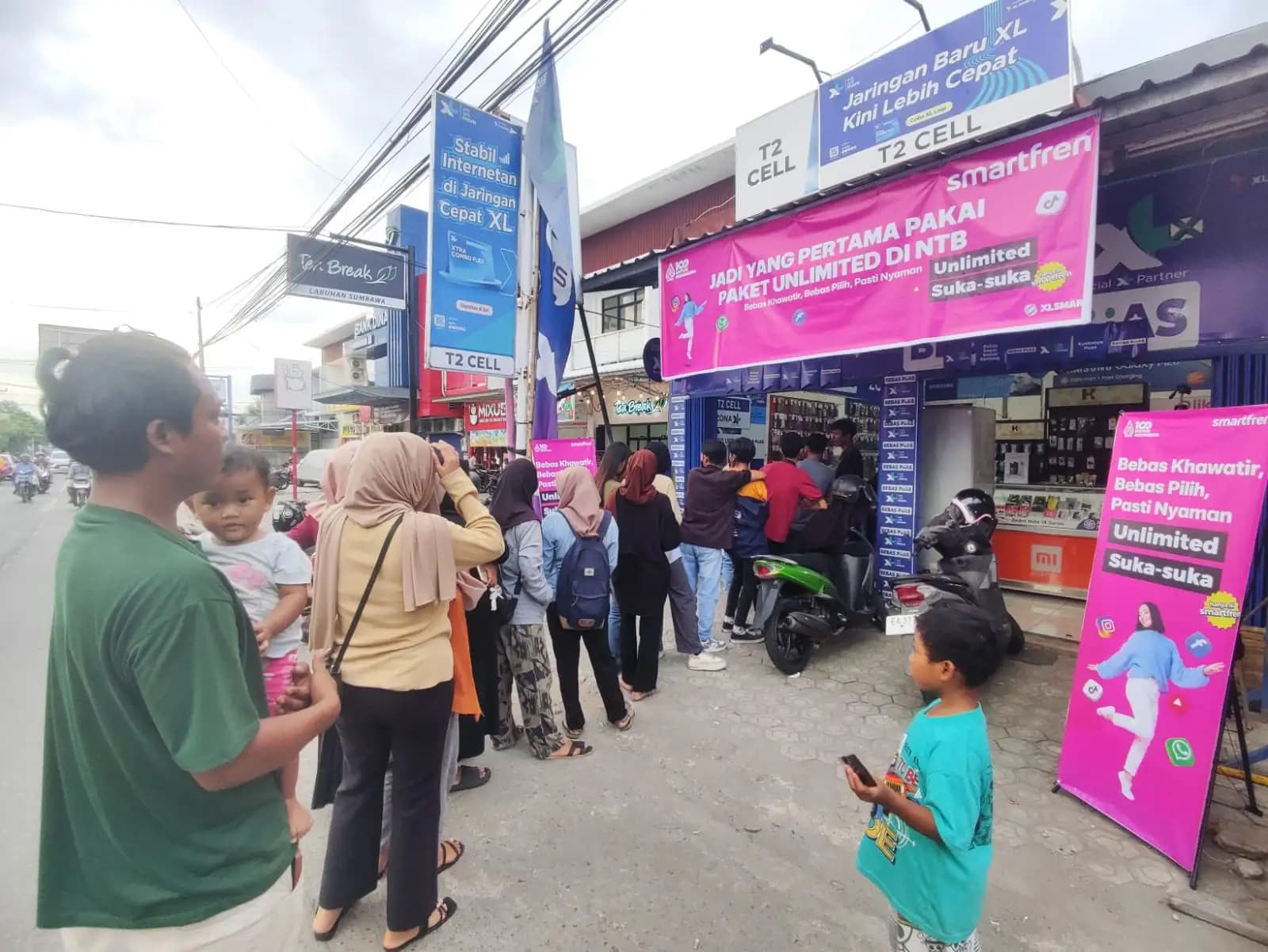 Jaringan Terintegrasi XLSMART Kini Aktif di Nusa Tenggara, Pelanggan Pertama Rasakan Paket Unlimited