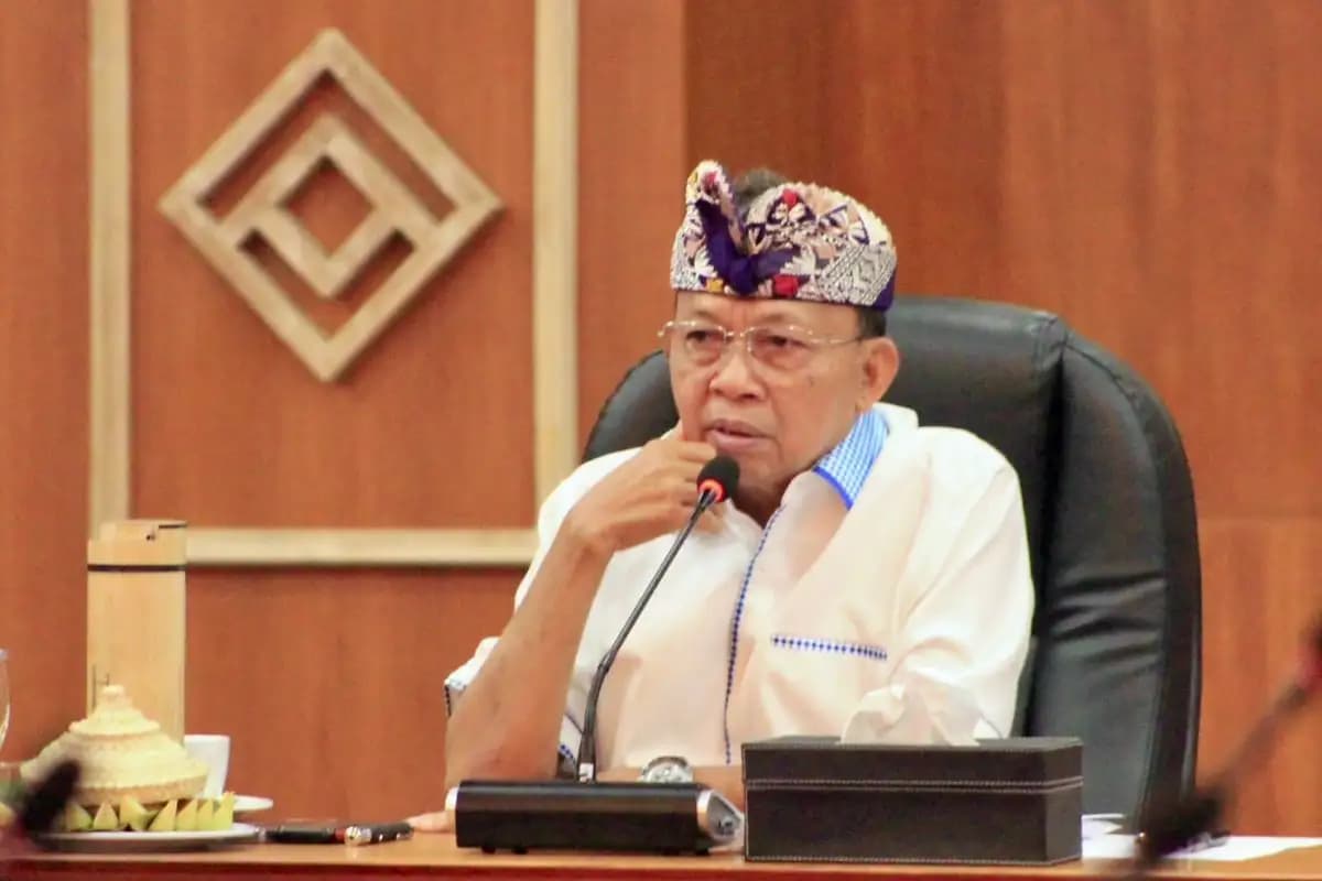 Gubernur Bali Ancam Cabut Izin Produsen AMDK Bandel  