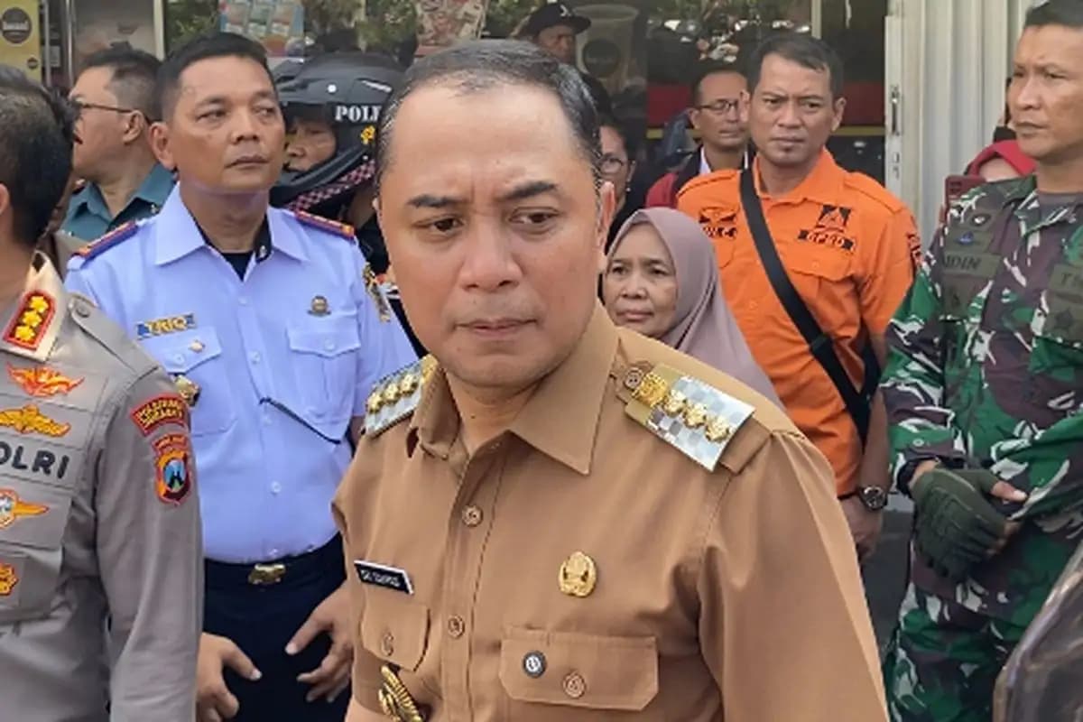 Wali Kota Surabaya Larang Sewa Lahan Parkir Minimarket, Harus Gratis untuk Warga  