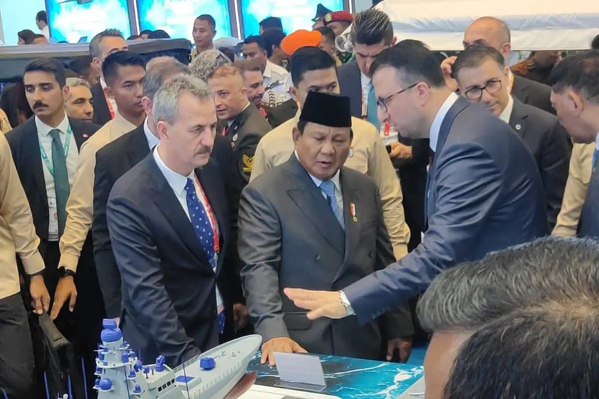 Prabowo Tegur Anggota Paspampres yang Tepis Tangan Jenderal Polisi Asing di Indo Defence  
