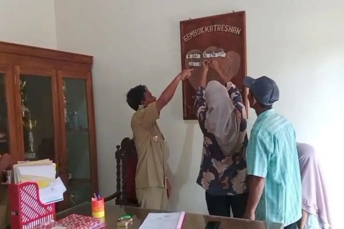 Desa di Ponorogo Gunakan Gembok Cinta untuk Kurangi Perceraian di Kalangan PMI  