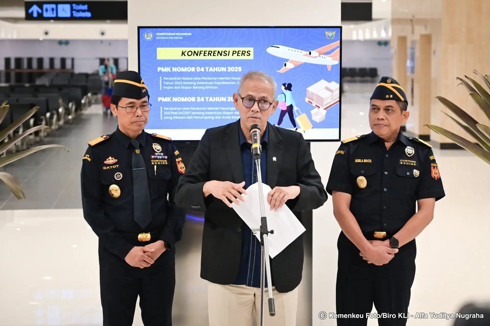 Wamenkeu Anggito Tinjau Kesiapan Layanan di Bandara Soetta Jelang Kepulangan Jemaah Haji
