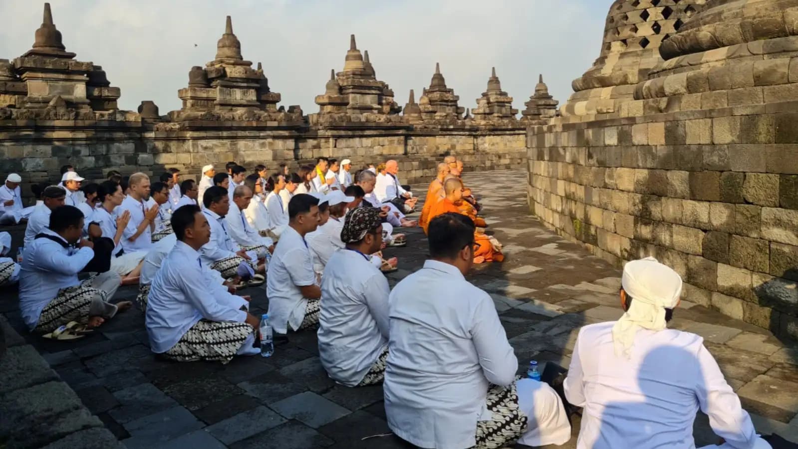 Umat Buddha Antusias Ikuti Uji Coba Wisata Spiritual di Borobudur