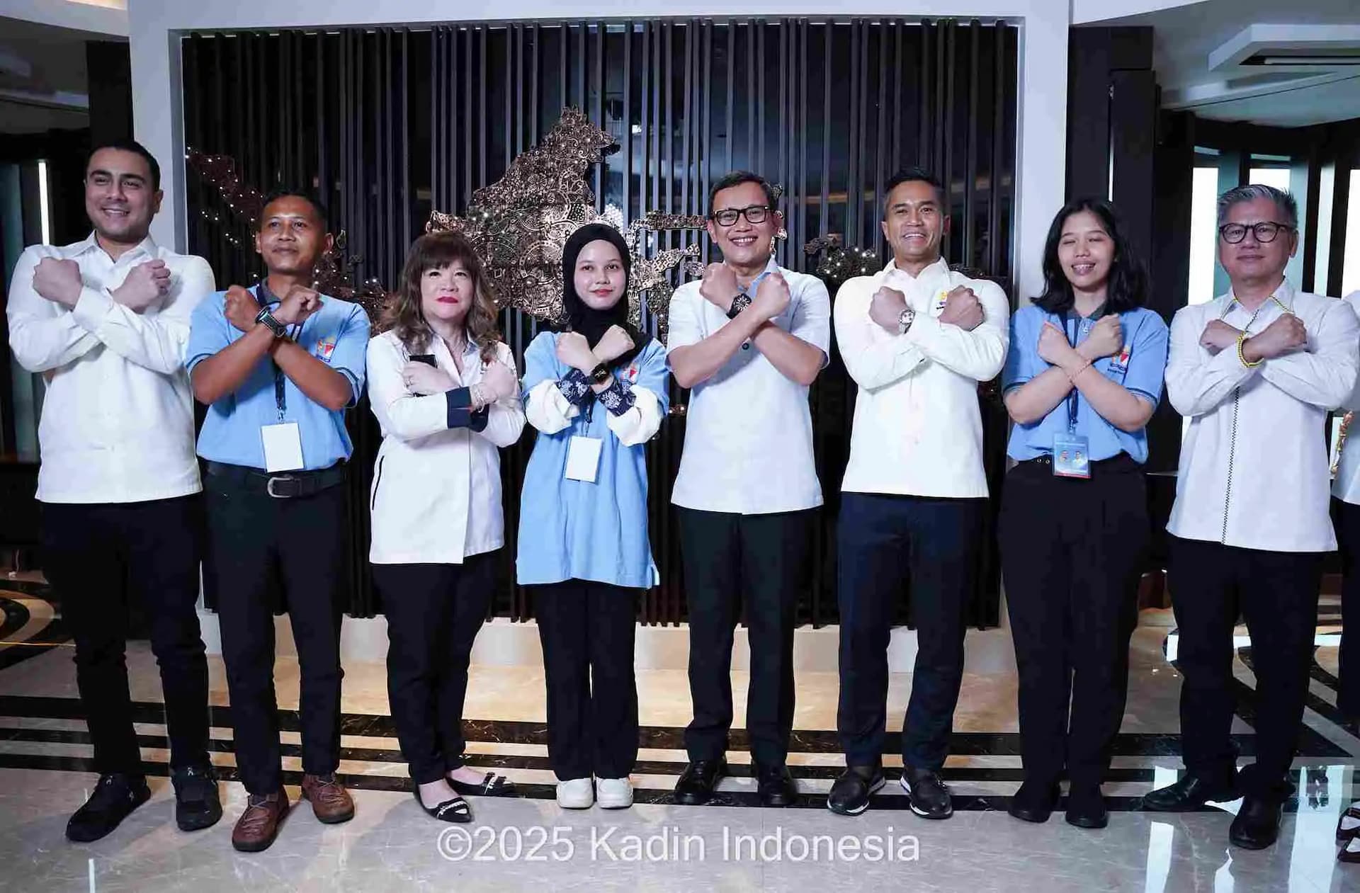Kadin dan Kementerian P2MI Resmi Lepas 112 PMI ke Luar Negeri, Targetkan 5.000 Penempatan