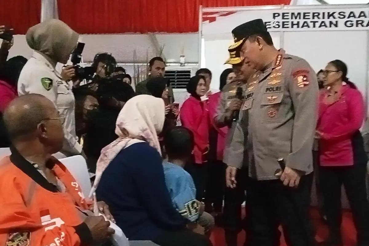 Kapolri Bagikan Paket Imunitas dan Alat Bantu Disabilitas di Hari Bhayangkara ke-79  