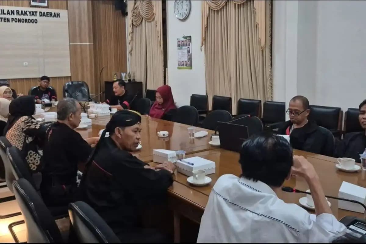 DPRD Ponorogo Panggil Kadisdik Terkait Laporan Pungli dan Penahanan Ijazah di SMP  