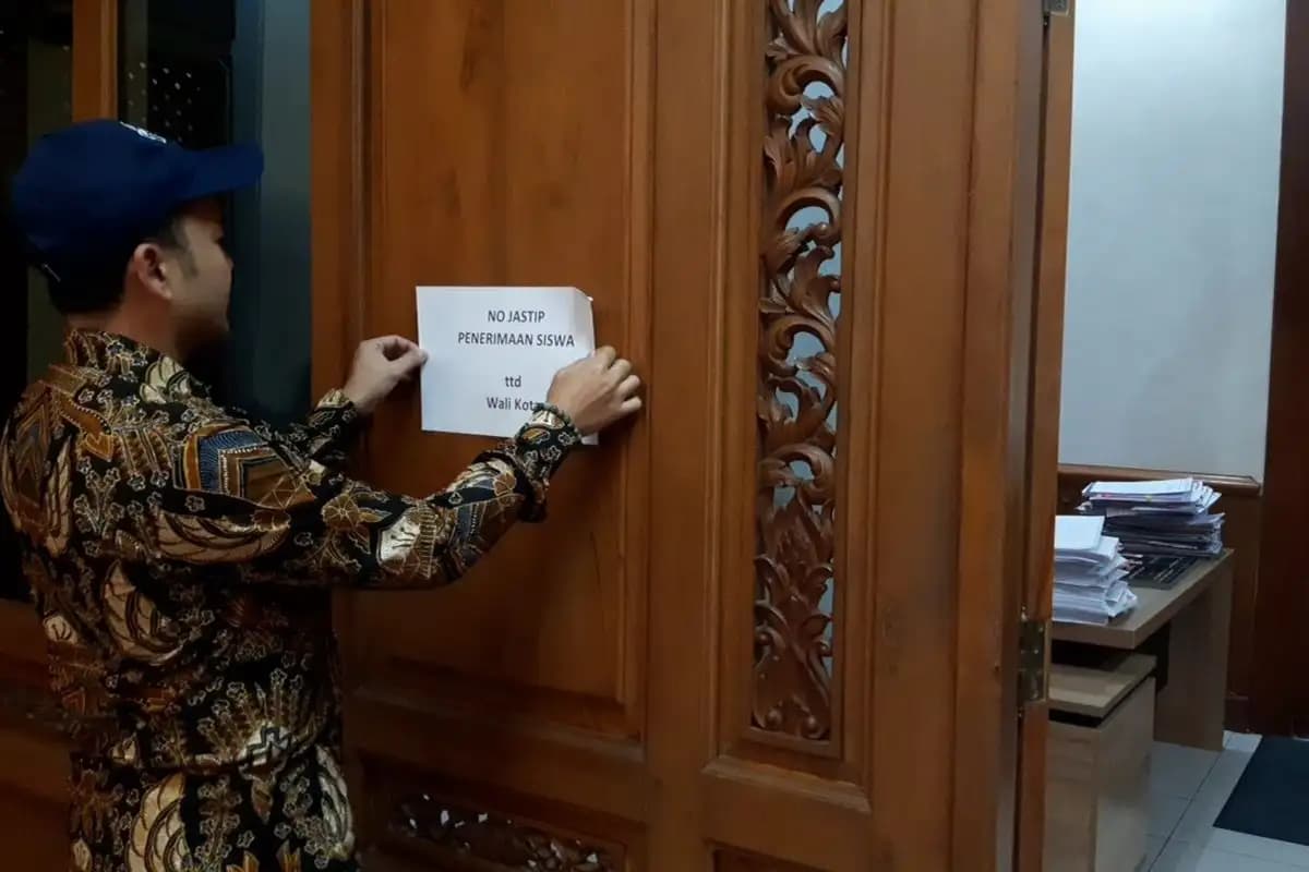 Wali Kota Solo Larang Praktik Jastip Penerimaan Siswa Baru di SMP Favorit