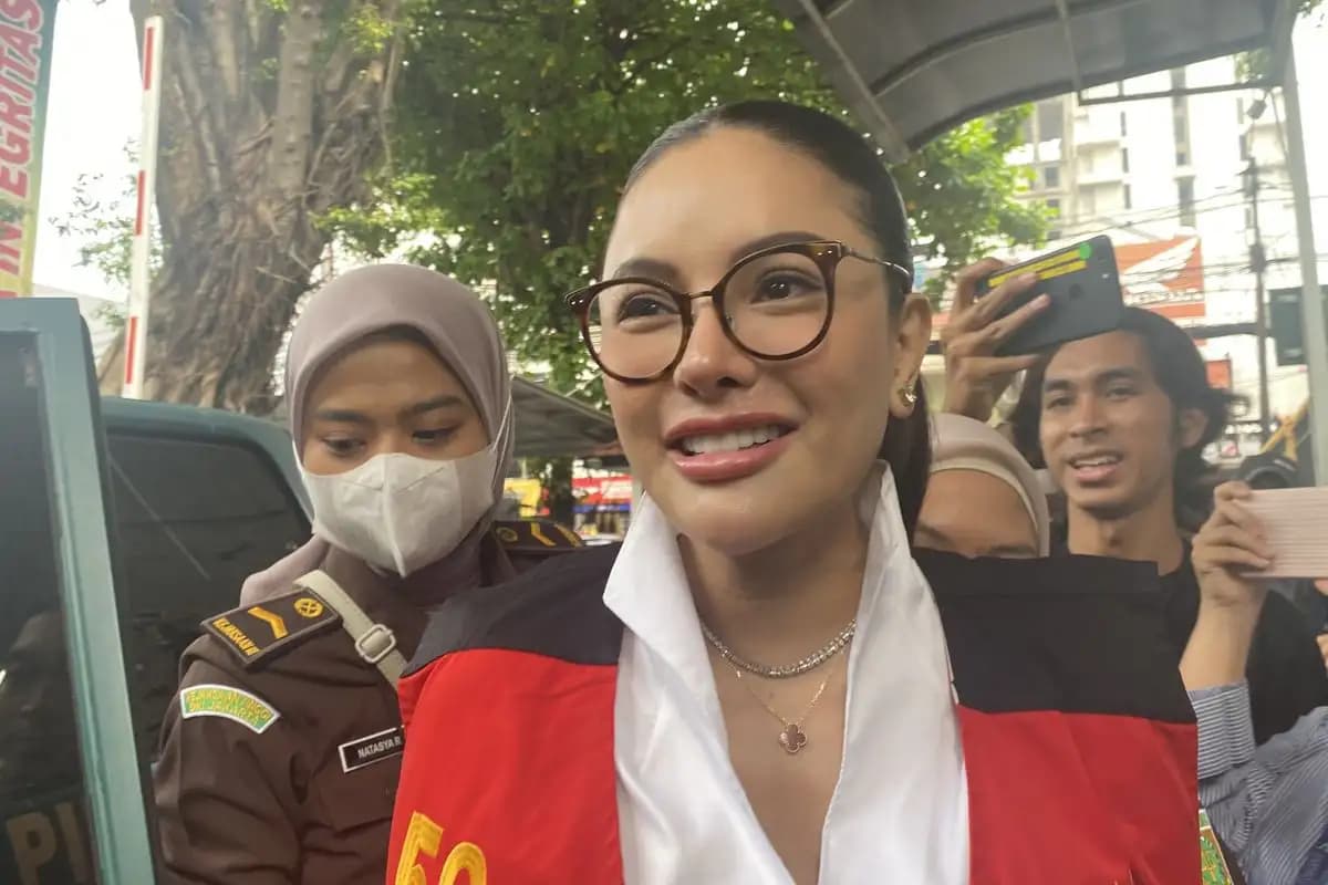 Nikita Mirzani Hanya Bisa Video Call dengan Anak-anak Selama Ditahan di Rutan Pondok Bambu  