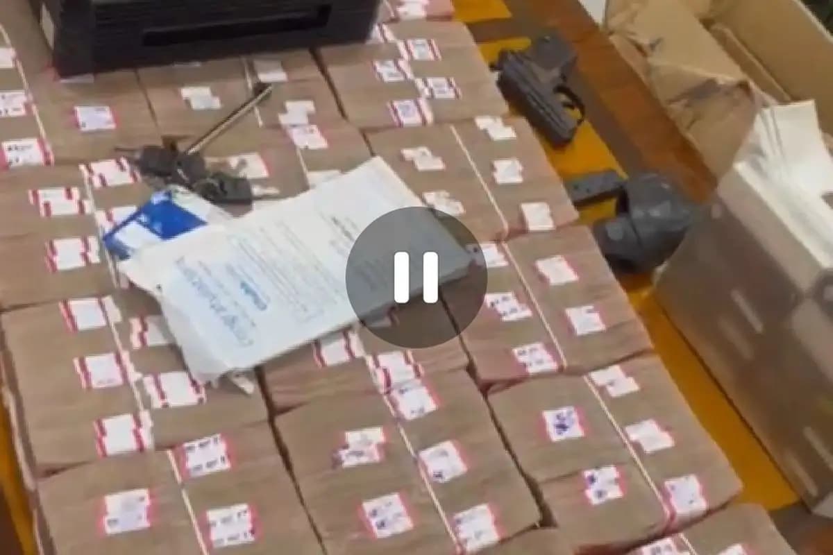 KPK Sita Rp2,8 Miliar dan Senjata Api Saat Geledah Rumah Eks Kadis PUPR Sumut  