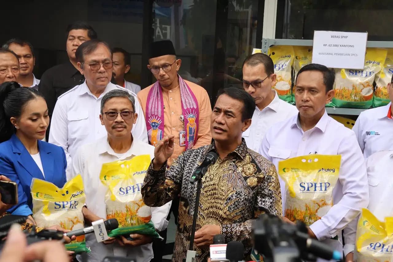 BULOG Luncurkan GPM Beras SPHP di 5.000 Titik, Harga Ditekan Rp12.500/Kg