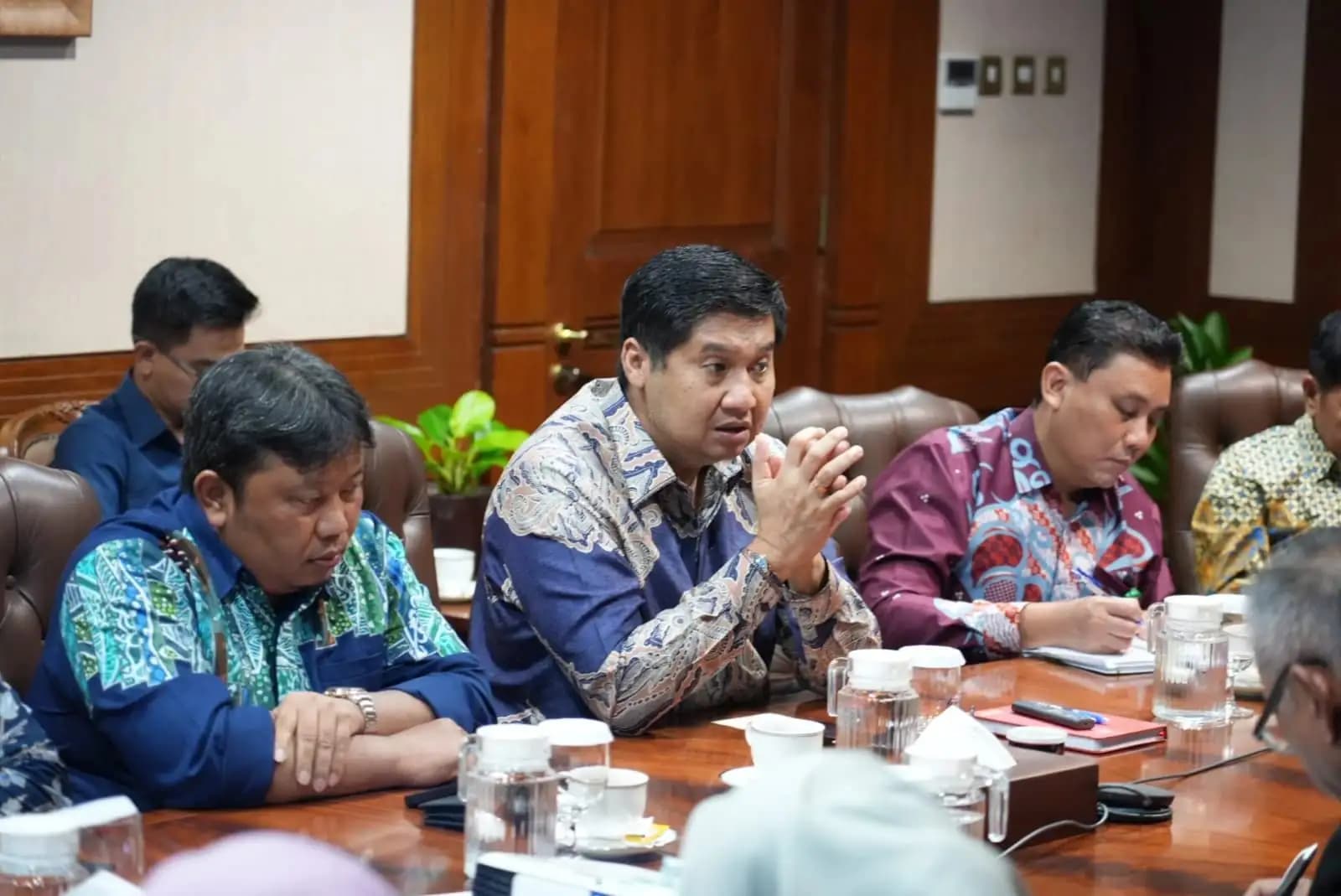 Permudah Akses Rumah Subsidi, Menteri PKP dan OJK Bahas SLIK dan Pembentukan Satgas KPR
