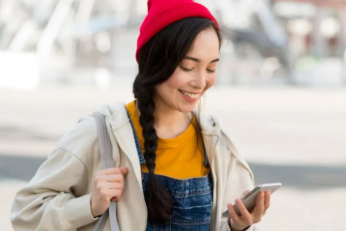 Remaja Lebih Nyaman Curhat ke Chatbot AI, Psikolog Ungkap Risiko dan Solusinya  