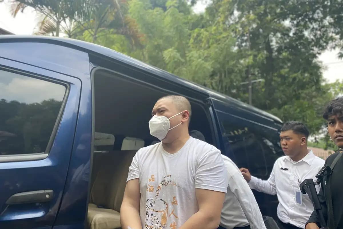 Polisi Tangkap 11 WNA China di Jaksel Diduga Pelaku Penipuan Online Berkedok Polisi Wuhan  