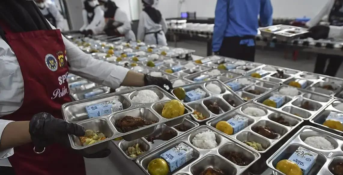 Program Makan Bergizi Gratis Serap 94 Ribu Tenaga Kerja dalam 7 Bulan