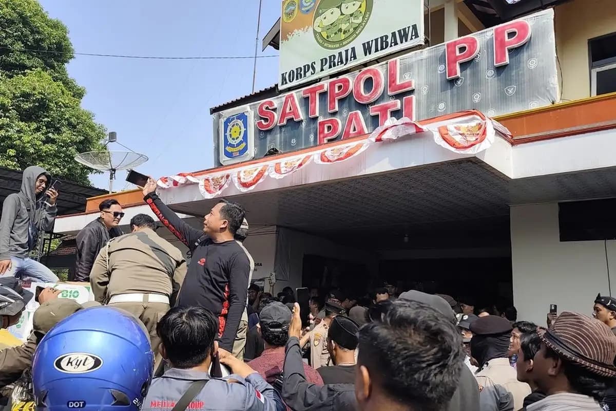 Warga Pati Balas Tantangan Bupati dengan Aksi Donasi dan Persiapan Demo Akbar Tolak Kenaikan PBB  