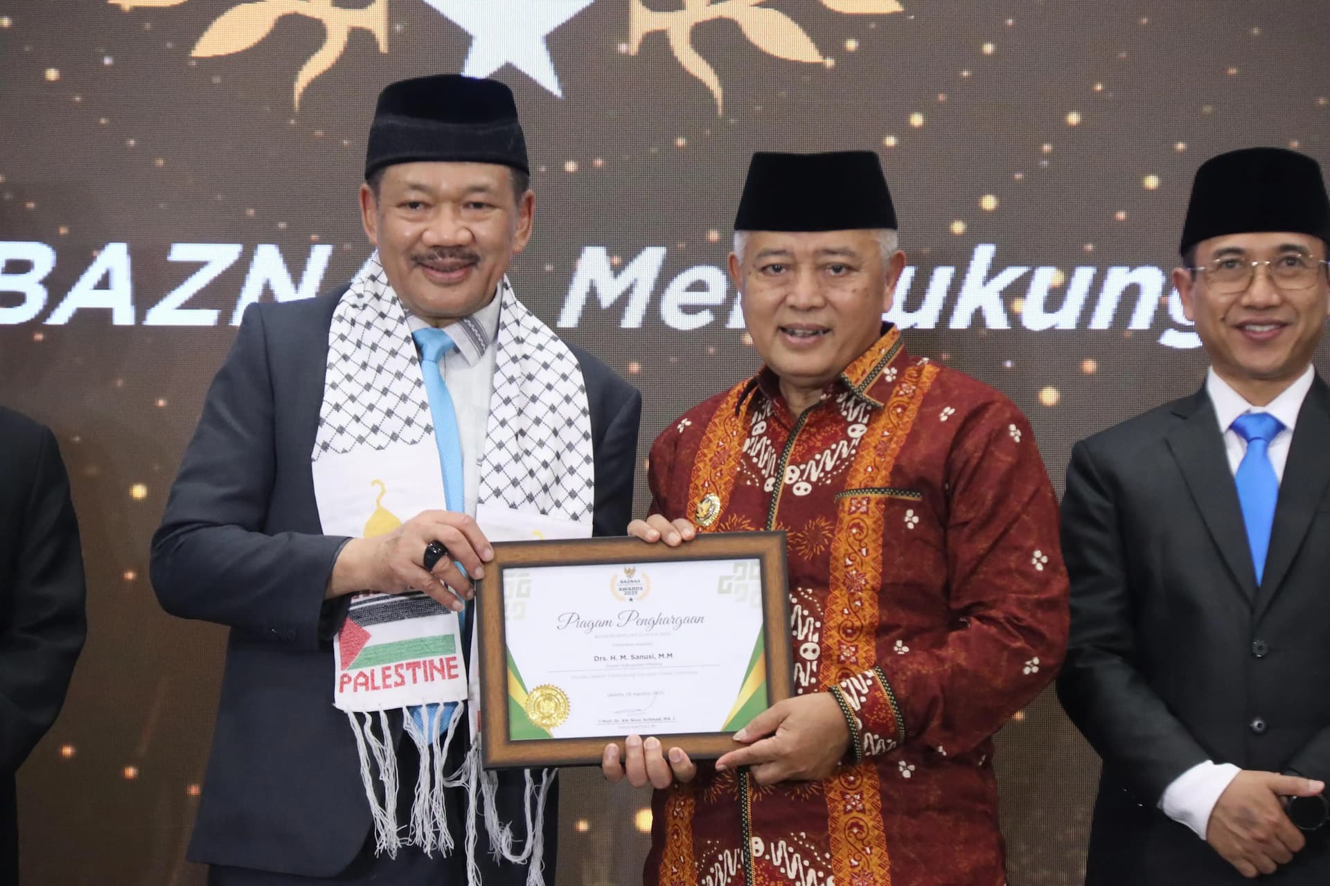 Bupati Malang Terima Penghargaan Kategori Kepala Daerah Pendukung  Gerakan Zakat Indonesia dari BAZNAS Republik Indonesia