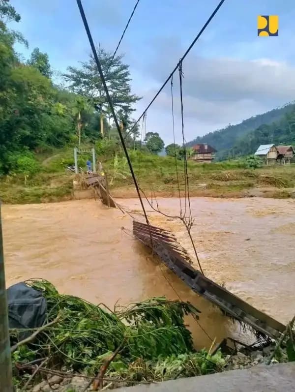 Tangani Banjir Bandang di Ogan Komering Ulu dan Longsor di Bengkulu