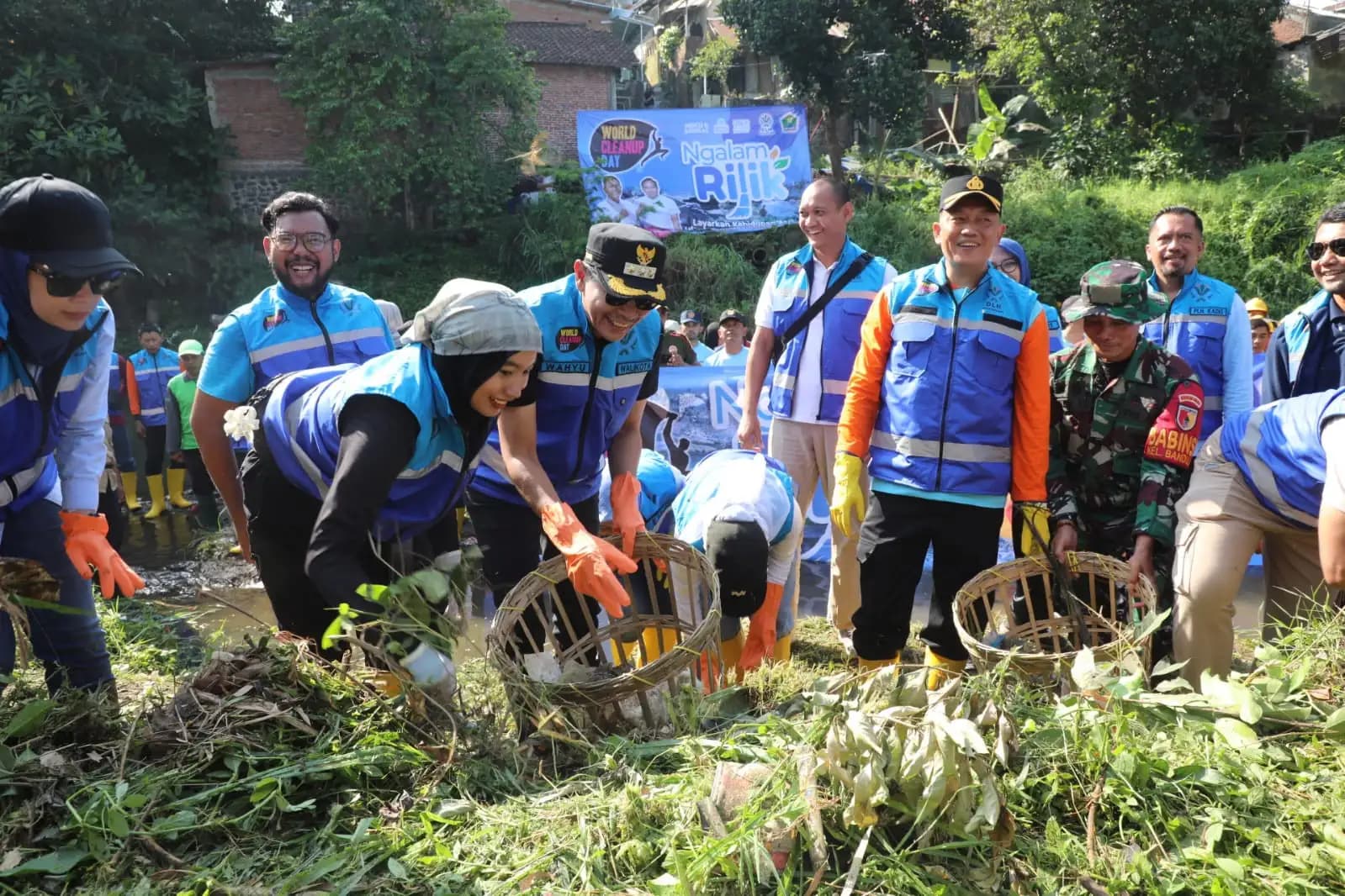 Terus Perkuat Program Ngalam Rijik, Walikota Wahyu Bersih-Bersih Sungai