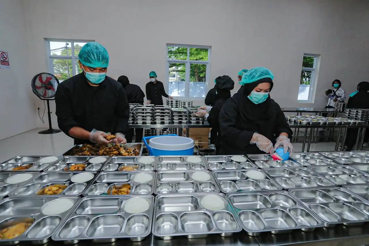 Dinkes Pastikan Program Makan Bergizi Gratis di Bandung Aman untuk Anak Sekolah
