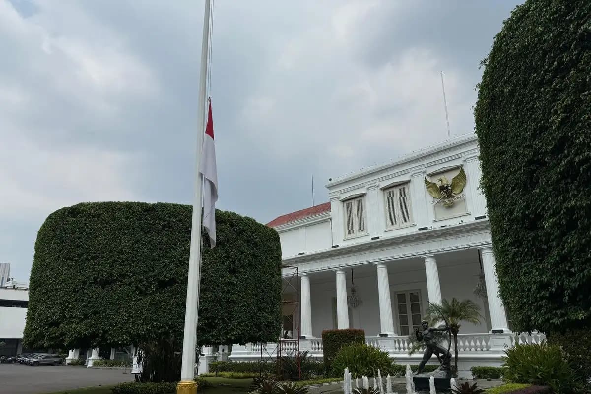 Istana Kepresidenan Kibarkan Bendera Setengah Tiang untuk Peringati G30S