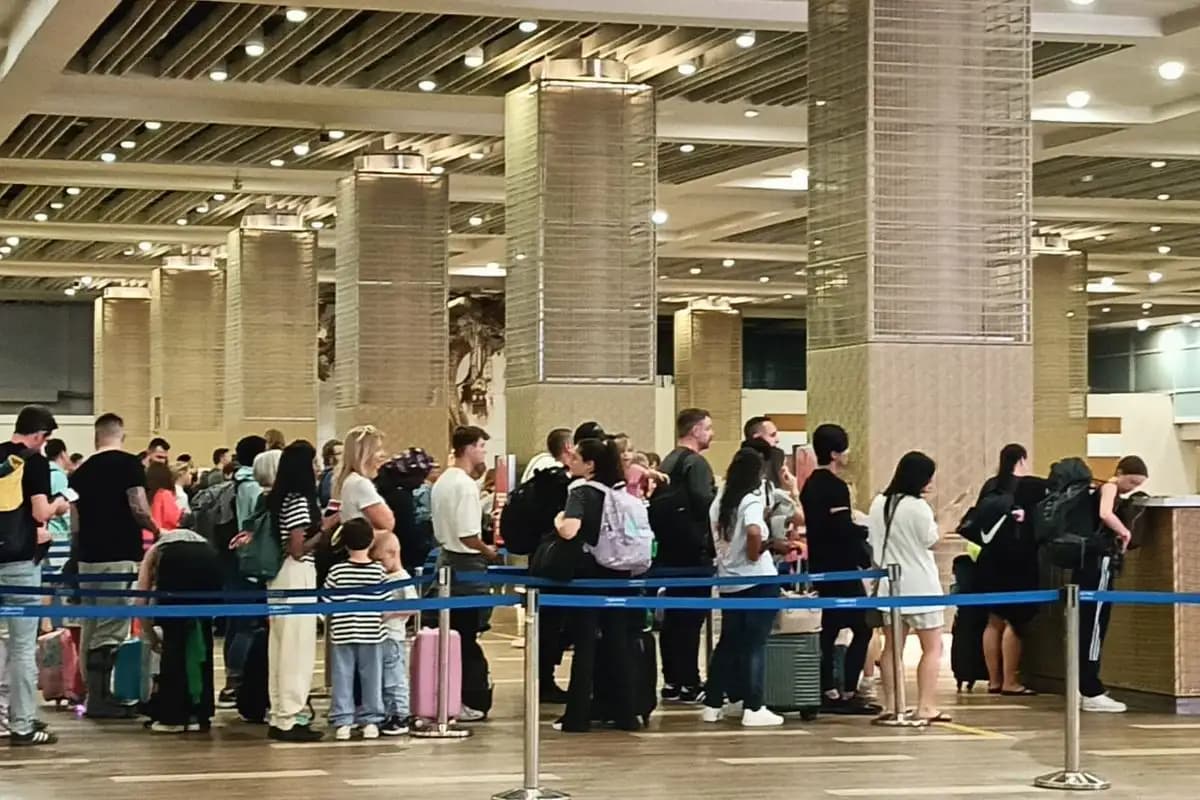 Pemerintah Wajibkan Pengisian Aplikasi All Indonesia Mulai 1 Oktober 2025 di Semua Pintu Masuk