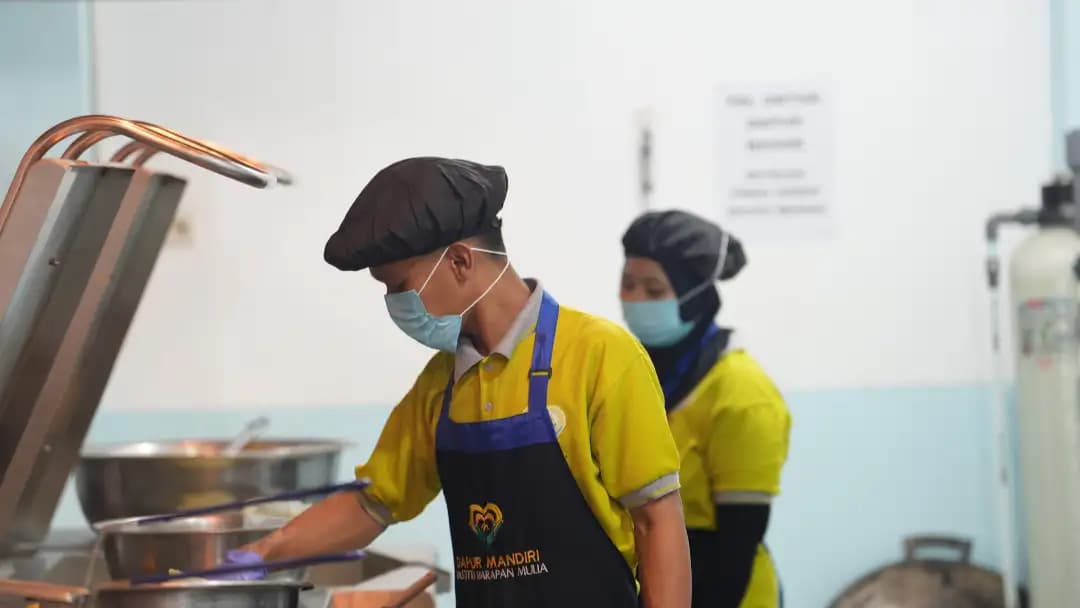 30 Persen Tenaga Dapur Program Makan Bergizi Gratis Wajib dari Warga Kurang Mampu