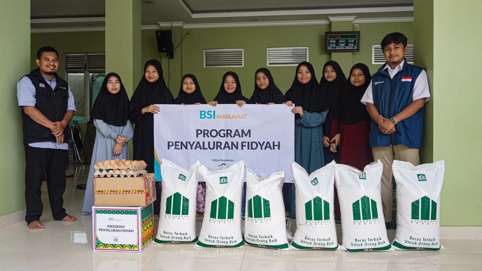 BSI Maslahat dan Musawarah Peduli Perkuat Kepedulian Sosial Lewat Penyaluran Fidyah untuk Santri Yatim Dhuafa