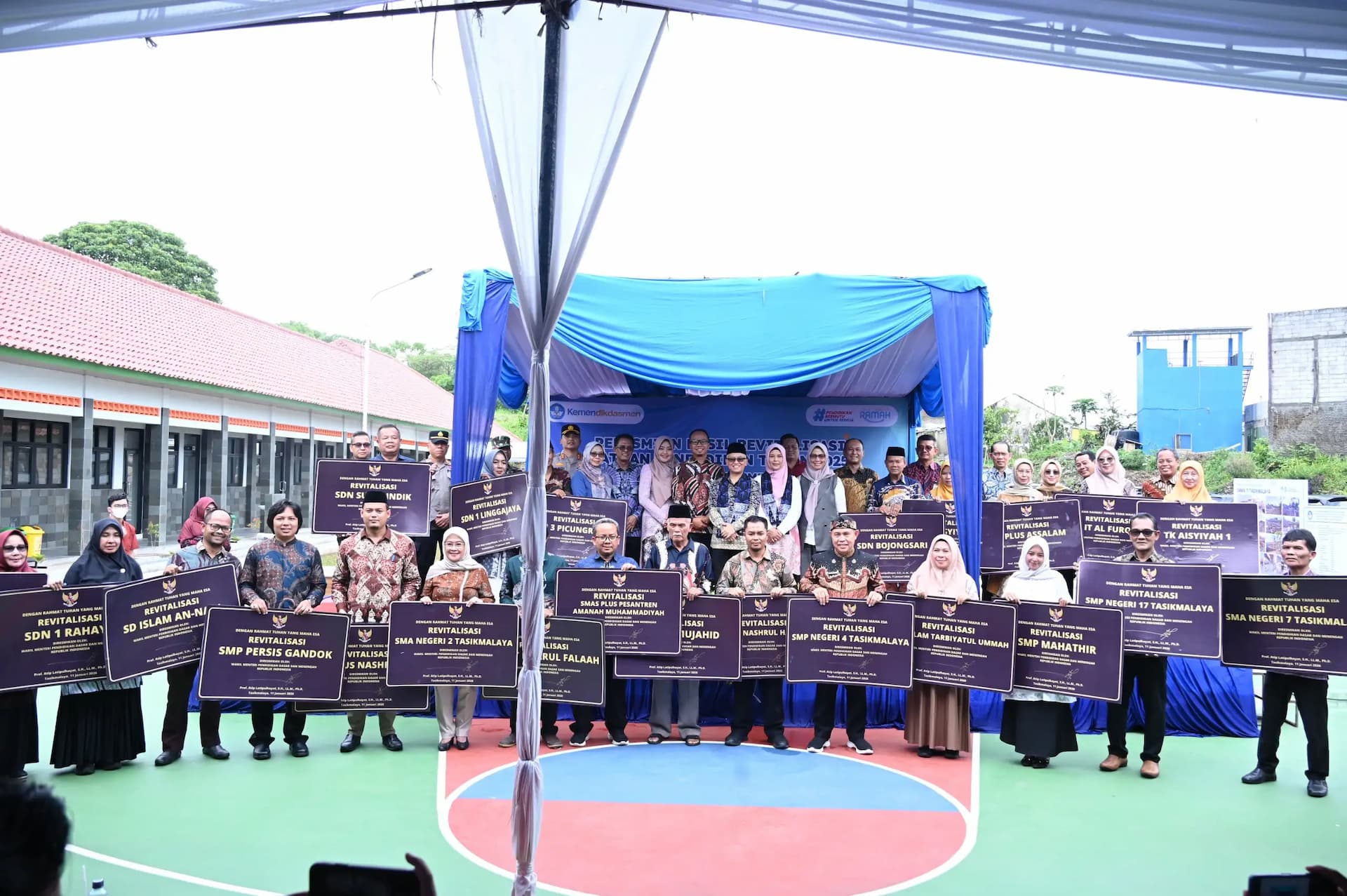 Wamendikdasmen Atip Resmikan Revitalisasi 24 Satuan Pendidikan dan SMA Negeri 11 Tasikmalaya