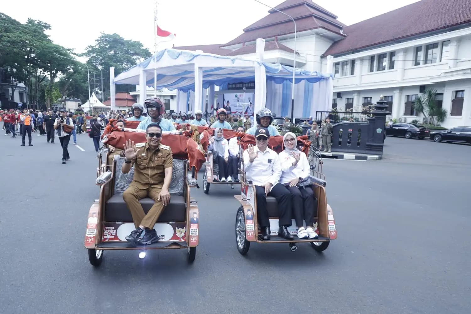Bagikan 200 Becak Listrik dari Presiden RI, Wali Kota Wahyu: Dukung Pemberdayaan Masyarakat dan Potensi Wisata Kota Malang
