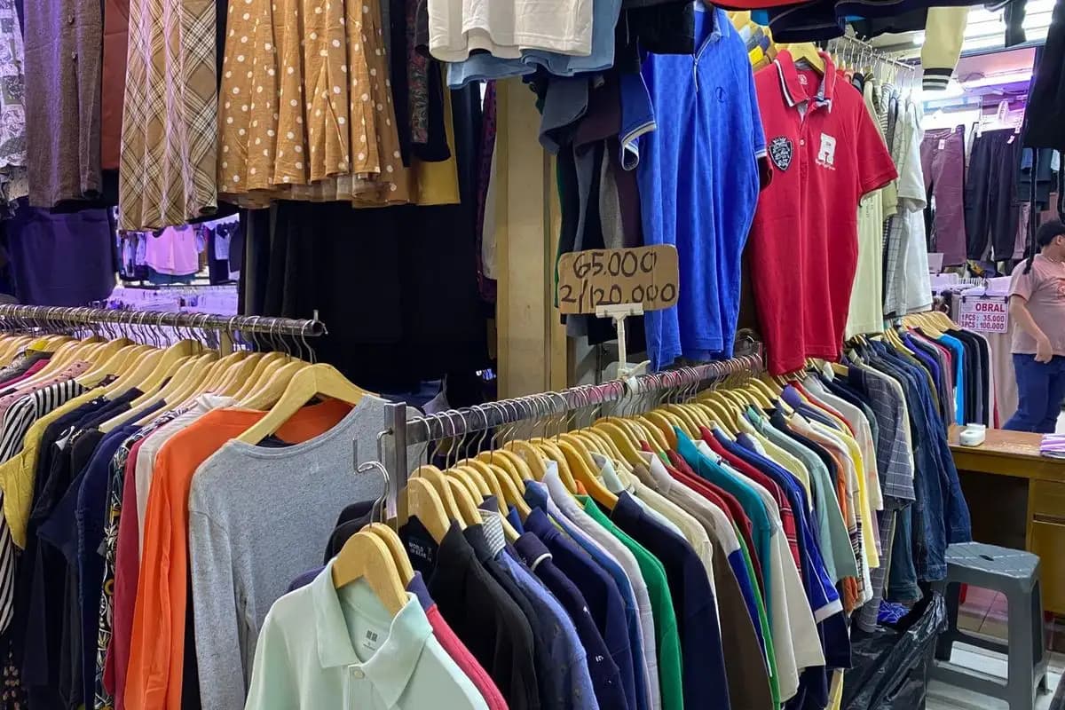 Pedagang Pasar Senen Ragukan Rencana Pemerintah Ganti Barang Bekas Impor dengan Produk Lokal