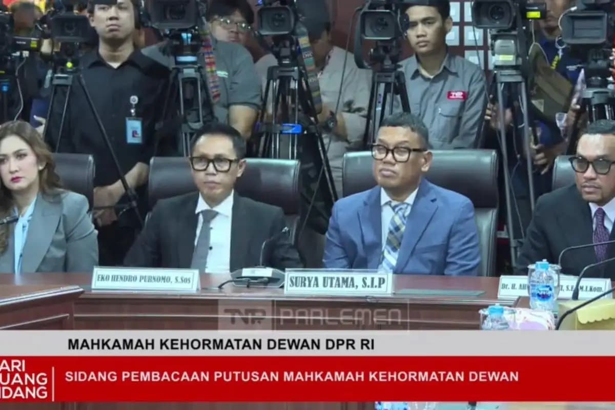 MKD DPR Beri Sanksi Pemberhentian Sementara untuk Sahroni, Eko Patrio, dan Nafa Urbach Tanpa Gaji