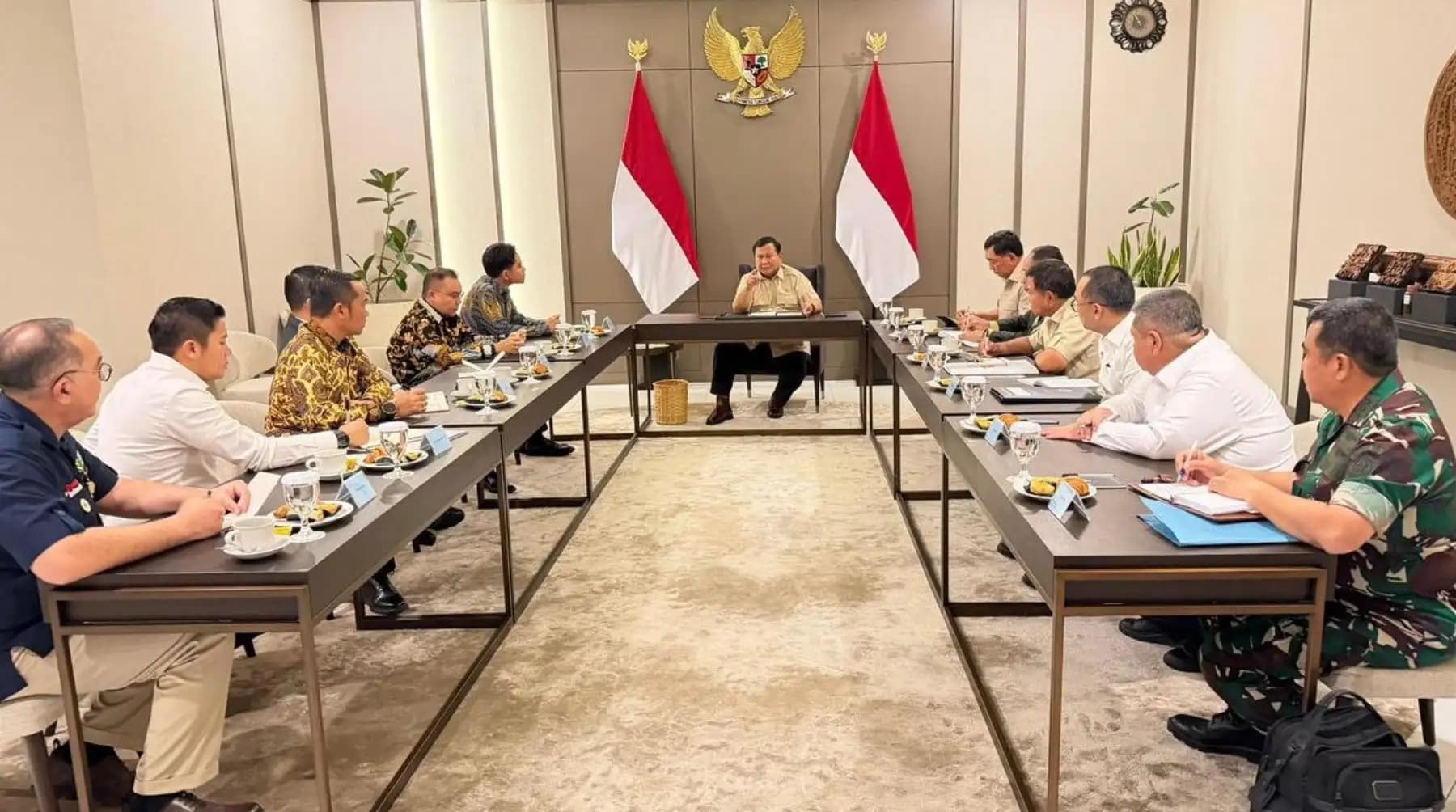 Presiden Prabowo Tunda Keberangkatan ke Australia untuk Pimpin Rapat Khusus di Halim