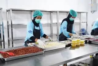 Program MBG Sekolah Dialihkan untuk Korban Banjir dan Longsor di Sumbar