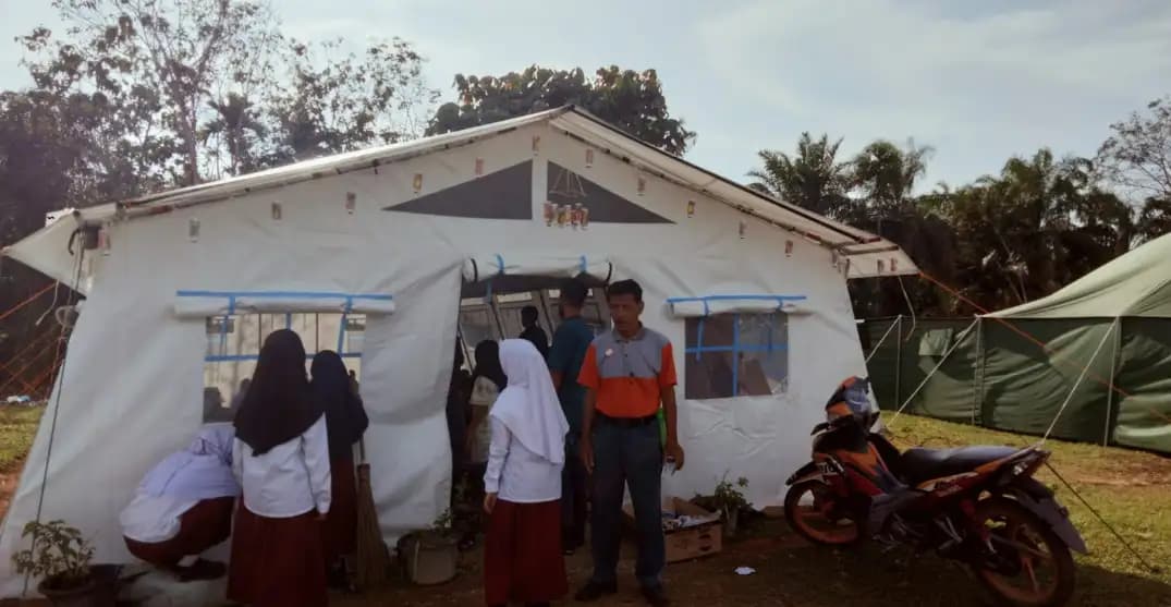 Manfaatkan Tenda Darurat, Potret Sekolah di Aceh Tamiang Pulihkan Pembelajaran